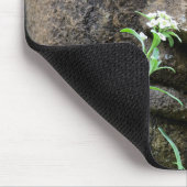 Steingartenstatue mit Blume Mousepad (Ecke)