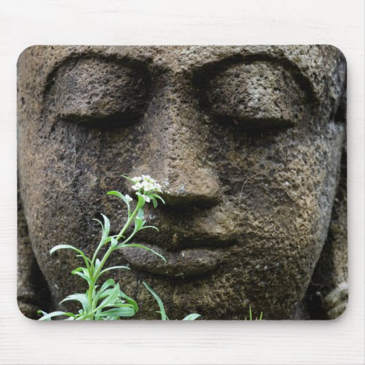 Steingartenstatue mit Blume Mousepad (Vorne)