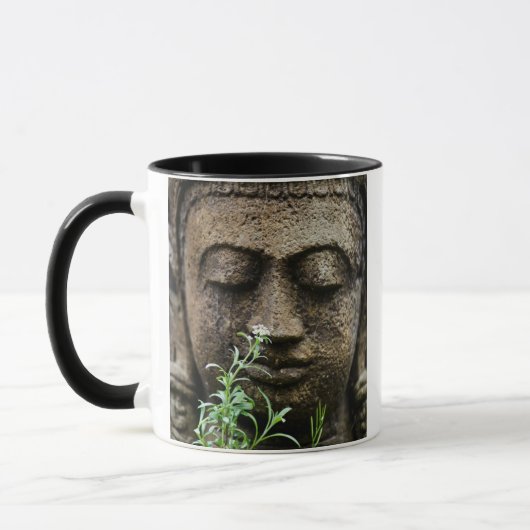 Steingartenstatue mit Blume Tasse (Links)