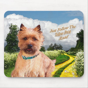 Steinhaufen Terrier folgen gerade gelber Mousepad