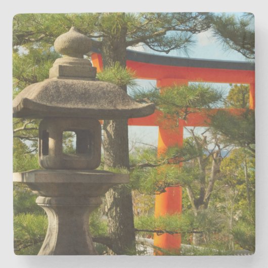 Steinlaterne und Torii-Tor Steinuntersetzer (Vorderseite)