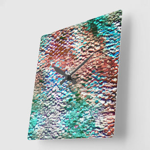 Steinsockel mit rustikalem Mörtel und Splint Quadratische Wanduhr