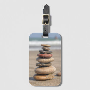 Steinturm auf Strand Gepäckanhänger