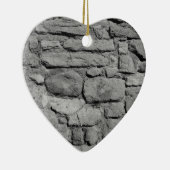 Steinwand. Schwarzweiss. Keramikornament (Rechts)