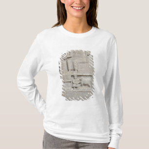 Stele eingeweiht Saturn, von EL-Ayaida T-Shirt