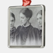 Stella, Vanessa und Virginia Stephen, c.1896 Silbernes Ornament (Links)