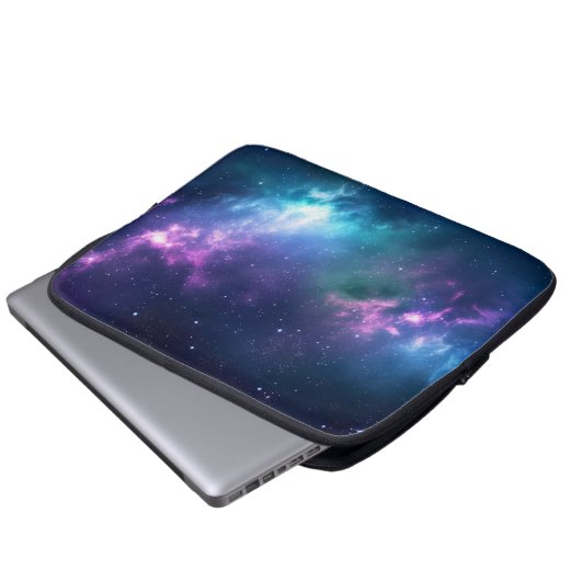 Stellar Illumination: Nebel mit glühenden Sternen Laptopschutzhülle (Vorne Knopf)