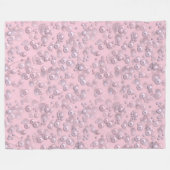Stellen der weißen rosa Perlen auf rosa Samt Fleecedecke (Vorderseite (Horizontal))