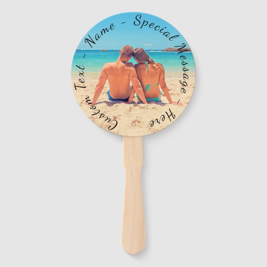 Stellen Sie den Handfächer Ihres Fotos mit Textnam (Rückseite)