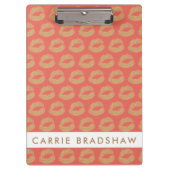 Stellen Sie die Lippen für den Gold-Glitzer zusamm Klemmbrett (Vorderseite)