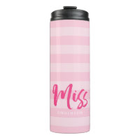 Stellen Sie sich mit dem Namen Miss Preppy Pink St