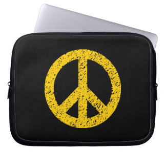 Stenciled Peace Symbol - Amber on Blk Laptopschutzhülle