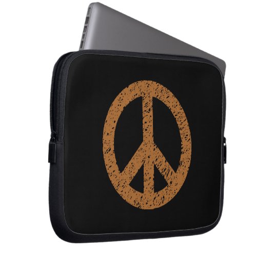 Stenciled Peace Symbol - Brown on Blk Laptopschutzhülle (Vorne Rechts)