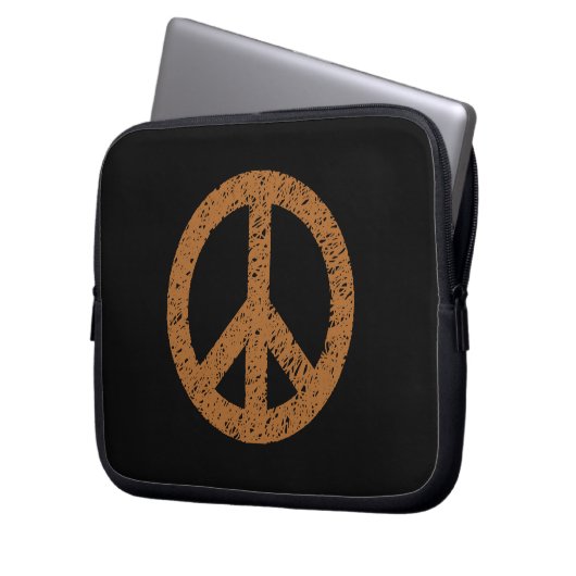 Stenciled Peace Symbol - Brown on Blk Laptopschutzhülle (Vorderseite Links)