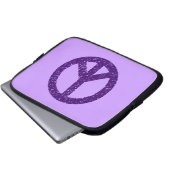 Stenciled Peace Symbol - DP Lila auf Lilac Laptopschutzhülle (Vorne Knopf)