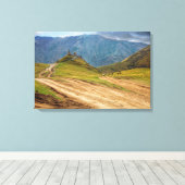 Stepantsminda Kazbegi Georgia Leinwanddruck (Insitu (Holzboden))