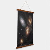 Stephans Quintet: Galaxie-Galaktische Trümmer Wandteppich Mit Holzrahmen (Gewinkelt)