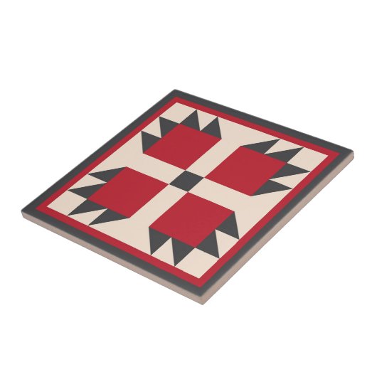 Steppdecke Trivet - Bearcats-Block (Schwarzes/Rot) Fliese (Seite)