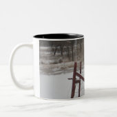 Stepper im Schnee Zweifarbige Tasse (Links)