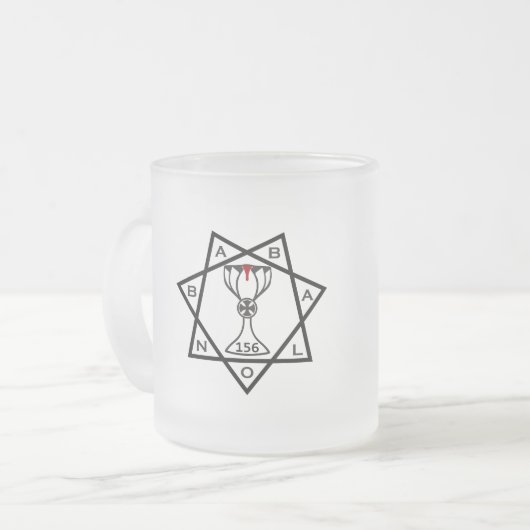 Stern des Babalon-Logos und Mattierte Tasse von La (Vorderseite Links)