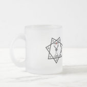 Stern des Babalon-Logos und Mattierte Tasse von La (Links)