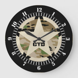 Stern mit Monogramm Vintage Khaki Grün Camo auf ei Große Wanduhr