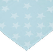 Sterne auf Blue Monogram oder Name Custom Tischdecke (Schrägansicht)