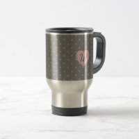 Sterne im Herzen auf der grauen Tasse