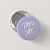 Sterne Sie pronouns in Lilac Button (Vorne & Hinten)