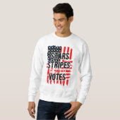 Sterne, Streifen und Stimmen mit amerikanischer Fl Sweatshirt (Vorne ganz)