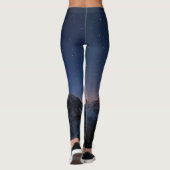 Sterne und schneebedeckte Berge Leggings (Rückseite)