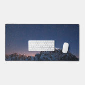 Sterne und schneebedeckte Berge Schreibtischunterlage (Tastatur & Maus)