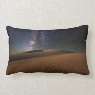 Sternenklarer Himmel über der Sanddünengobi-Wüs Lendenkissen