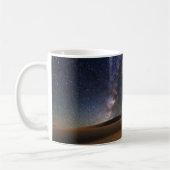 Sternenklarer Himmel über der Sanddünengobi-Wüste Kaffeetasse (Links)
