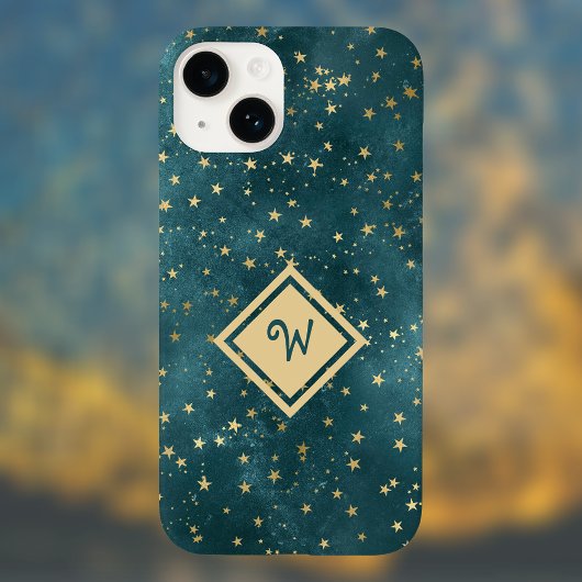 Sternennacht-Raumdesign mit goldenem Monogramm iPhone Hülle