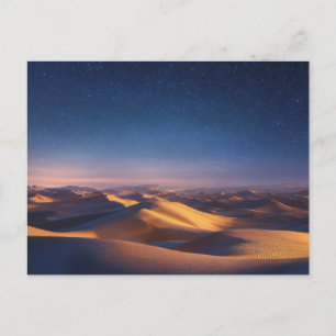 Sternennacht über der Landschaft der goldenen Wüst Postkarte