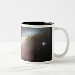 Sternexplosiongalaxie, unordentlichere 82 zweifarbige tasse