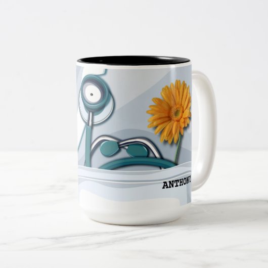 Stethoscope und Daisy Nurse Wertgutschein Tasse (VorderseiteRechts)