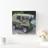 Steyr Puch Haflinger Quadratische Wanduhr (Zuhause)