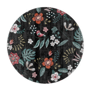Stickerei Blumenhalslinie, Vintage-Sträußchen. Schneidebrett