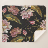 Stickerei Lotus Blume Nahtloses Muster Sherpadecke (Vorderseite (Horizontal))