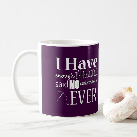 Stickerei ・ Nicht genug Geschenkartikel {dunkel} Kaffeetasse (Mit Donut)