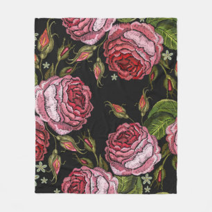 Stickereien rote Rosen Vintag nahtlos. Bea Fleecedecke