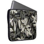 Stickereien: Schwarzweißdruck. Laptopschutzhülle (Vorne Rechts)