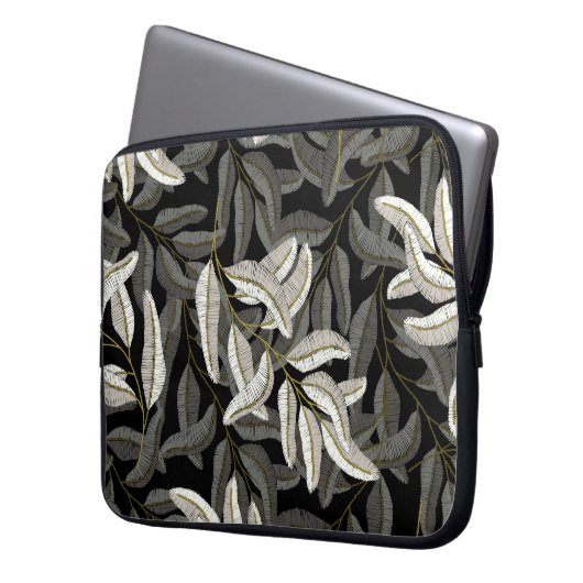 Stickereien: Schwarzweißdruck. Laptopschutzhülle (Vorderseite Links)