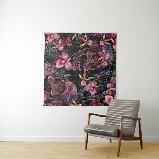 Stickereiskull und rosa orchid-Blume Wandteppich (Beispiel (Horizontal))