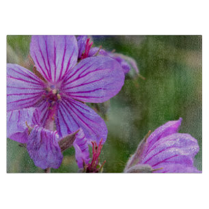 Stickige Wildblumen aus Geranium Schneidebrett