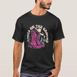 Stiefel Auf Dem Boden Cowgirls Western Pferd Farme T-Shirt