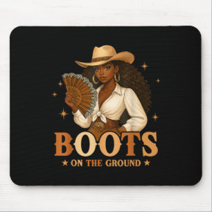 Stiefel auf dem Boden Juneteenth Schwarze Cowgirl  Mousepad