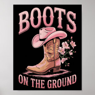 Stiefel auf dem schwarzen Western am Boden, wo die Poster